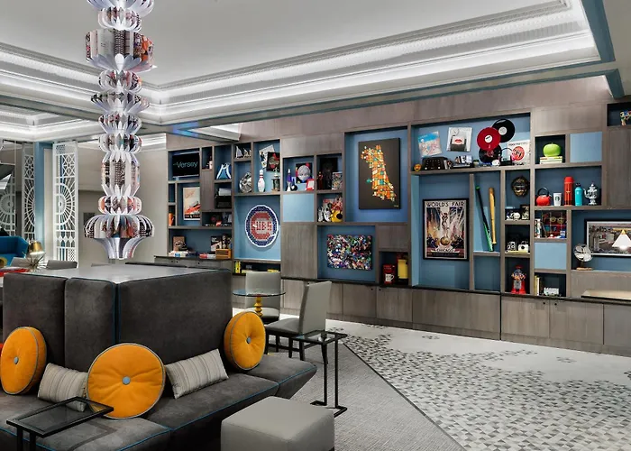 Versey Lincoln Park Hotel