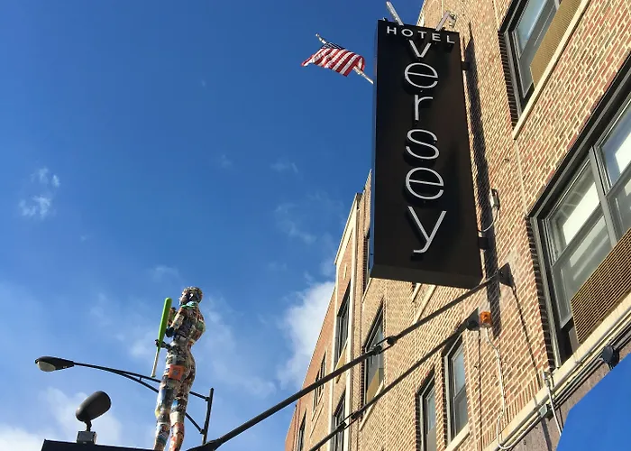Versey Lincoln Park Hotel 3*
