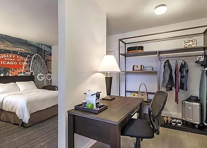 Hotel Versey Lincoln Park