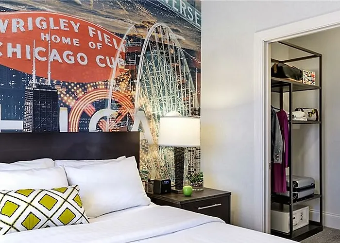 Versey Lincoln Park Hotel Chicago