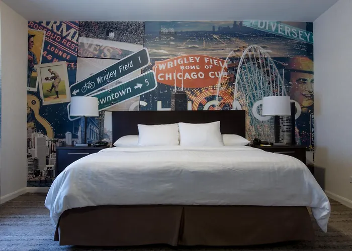 Versey Lincoln Park Hotel